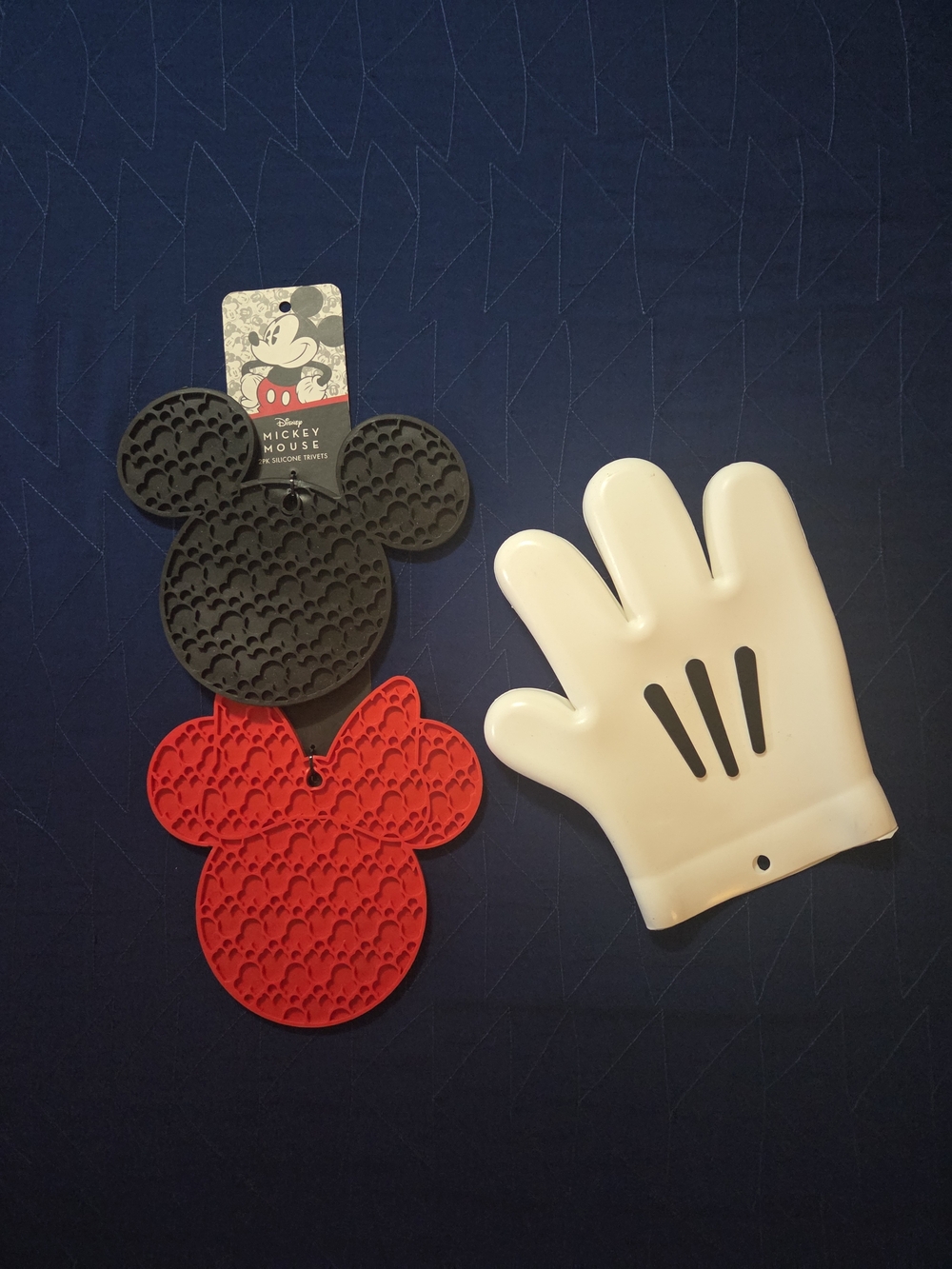 Disney Kids Silicone Mickey Mouse Trivet & Glove - Black and Red